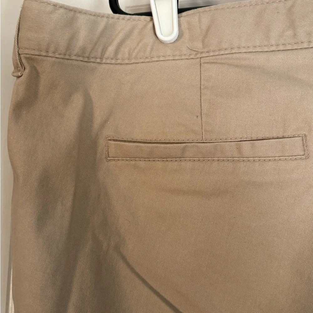 Old Navy Women’s Bootcut Khaki Pants - Picture 7 of 7